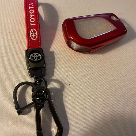 Toyota Logo key fob Keychain in Red leather with Red key fob case NWT - Picture 6 of 10